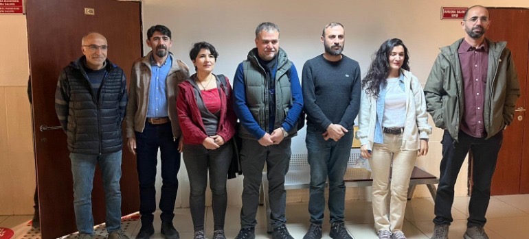 Court decides to continue international travel ban in trial of 19 journalists in Diyarbakır